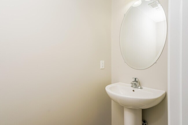 Building Photo - 2500 Guildhall Ln