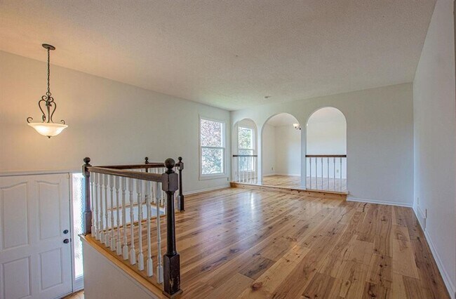 Building Photo - WELCOME HOME!