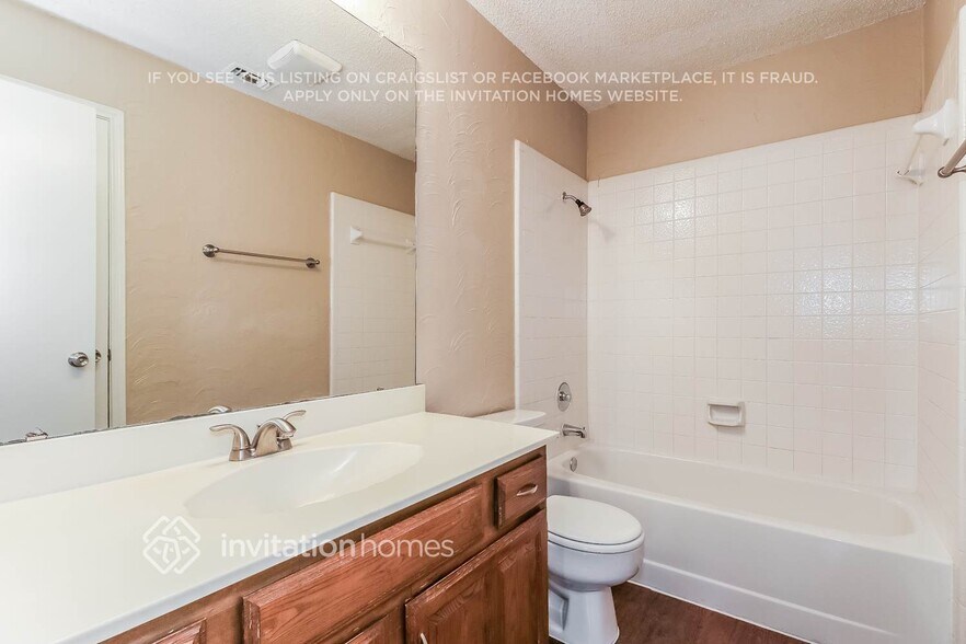 Building Photo - 1741 Canterbury Ln