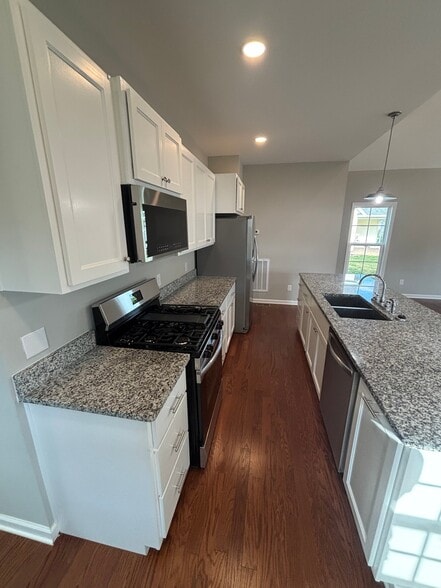 Building Photo - 217 Cherokee Dr