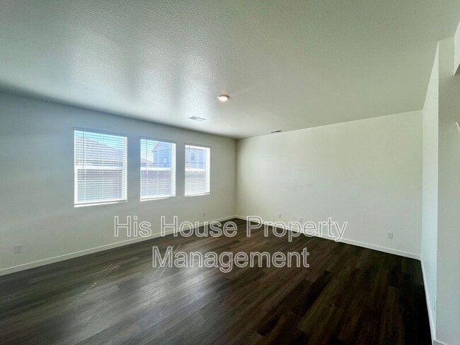 Building Photo - 5001 Abigar St