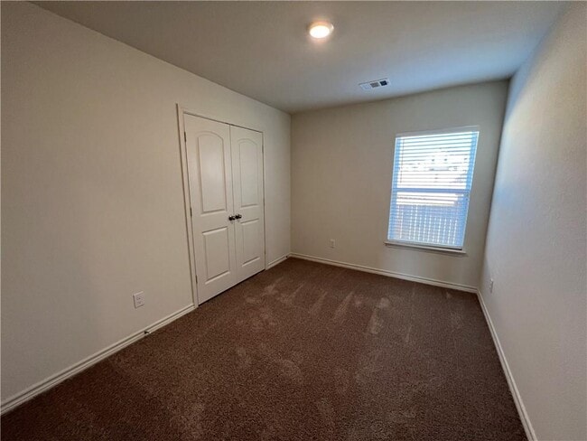 Building Photo - 364 Crescent Park Dr