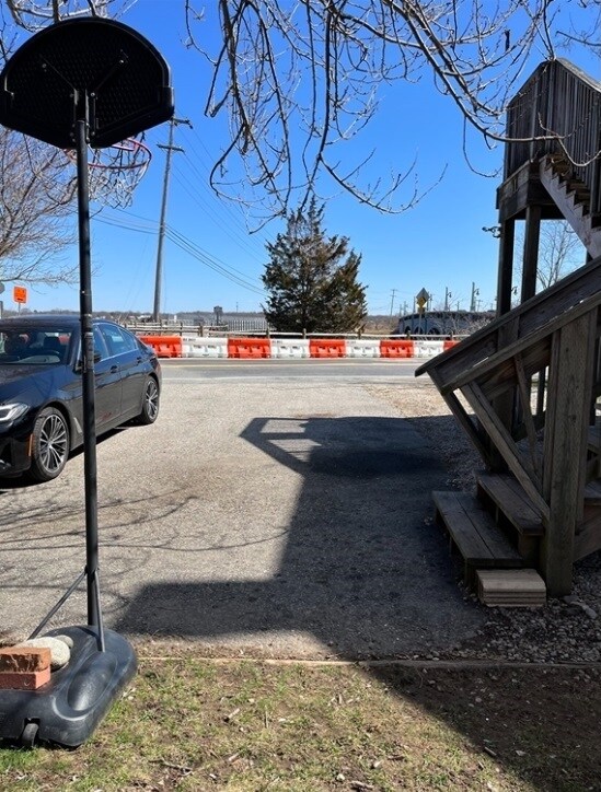 Building Photo - Barrington River House