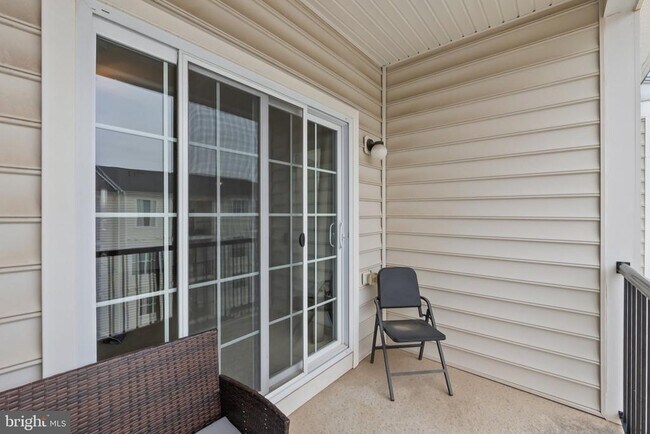 Building Photo - 43131 Wealdstone Terrace