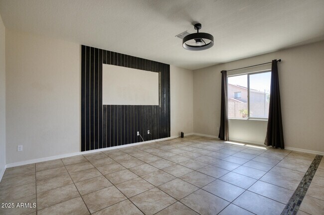 Building Photo - 24633 W Sheraton Ln