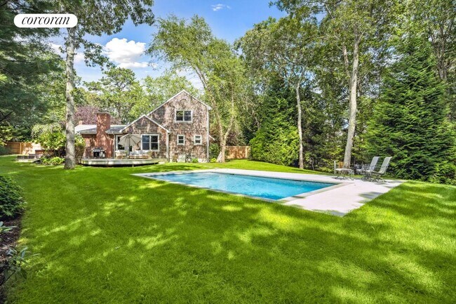 Building Photo - 563 Montauk Hwy