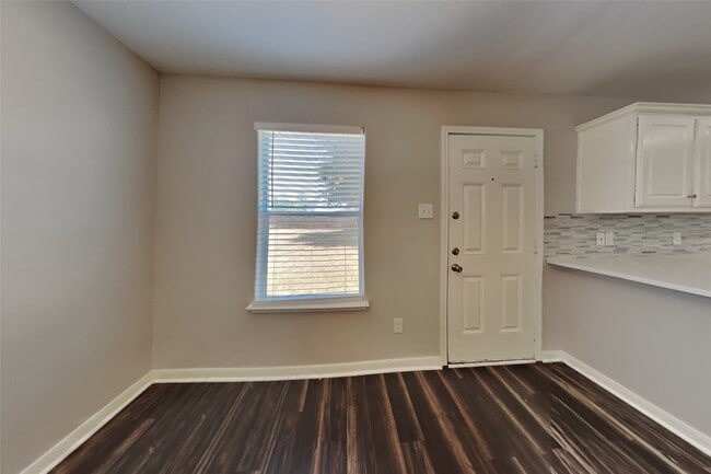 Building Photo - 4294 Medina River Loop