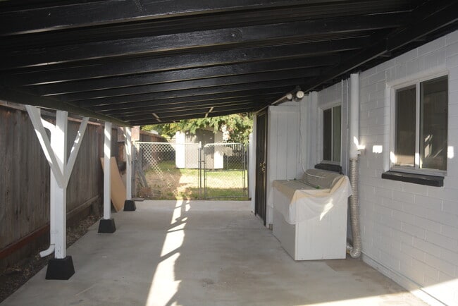 Building Photo - 15703 Palo Alto Ave
