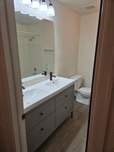 Building Photo - 2950 Banderas Ln