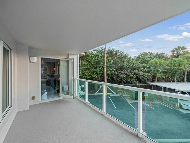 Building Photo - 1151 N Fort Lauderdale Beach Blvd