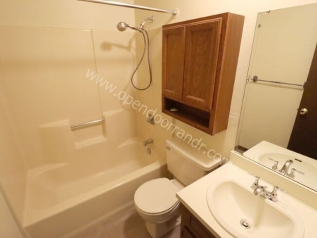 Building Photo - 1000 Old Brick Rd