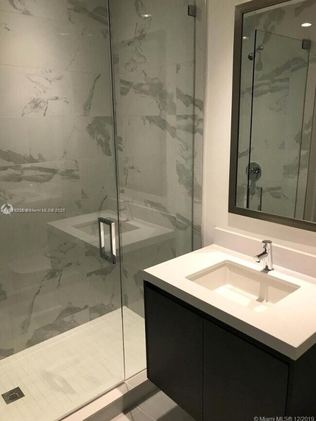 Building Photo - 851 NE 1st Ave