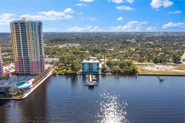 Building Photo - 2711 First Street