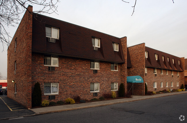Building Photo - Simone Place Apartments