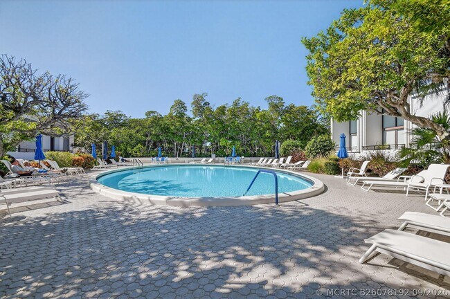 Building Photo - 3590 S Ocean Blvd
