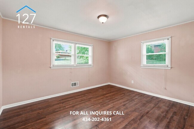 Building Photo - Spacious 4-Bedroom Single Family home with Large Backyard & Ample Storage