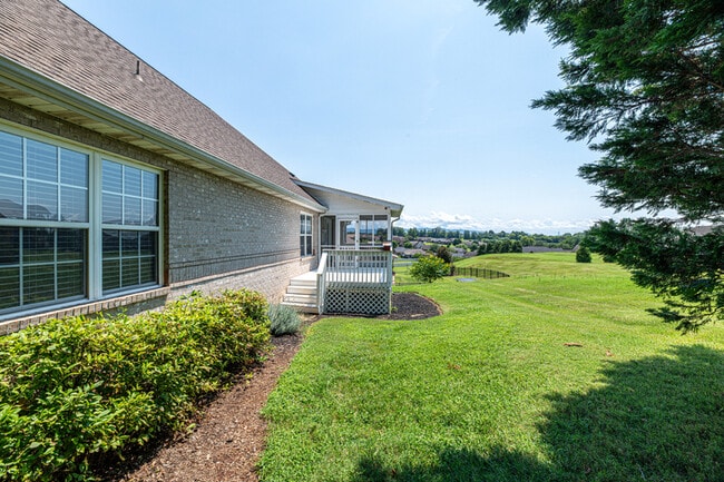 Building Photo - 3029 Champions Dr