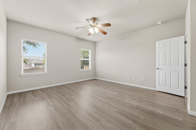 Building Photo - 1216 Willowbrook Dr