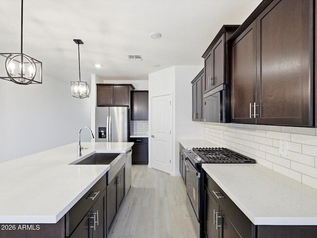 Building Photo - 15875 W Cottontail Ln