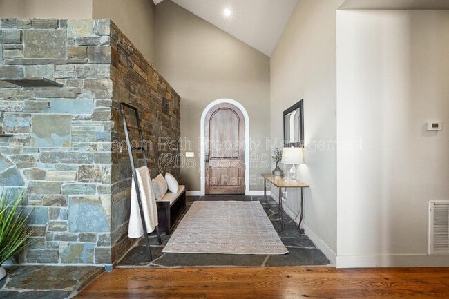 Building Photo - 721 Sanctuary Hls