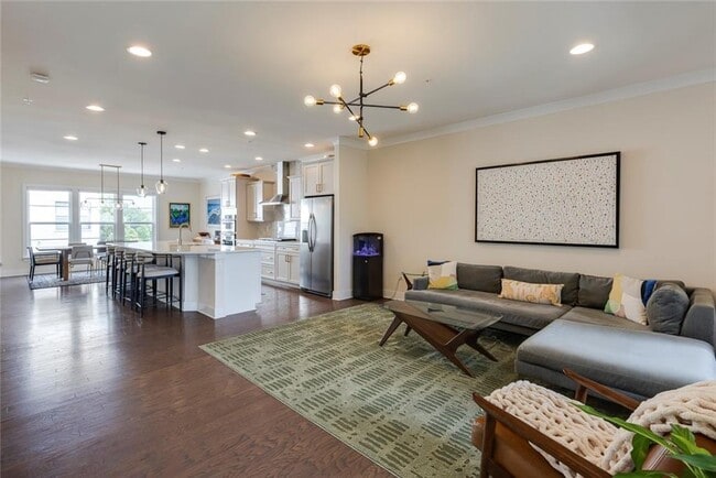 Building Photo - 842 Stonehill Ln