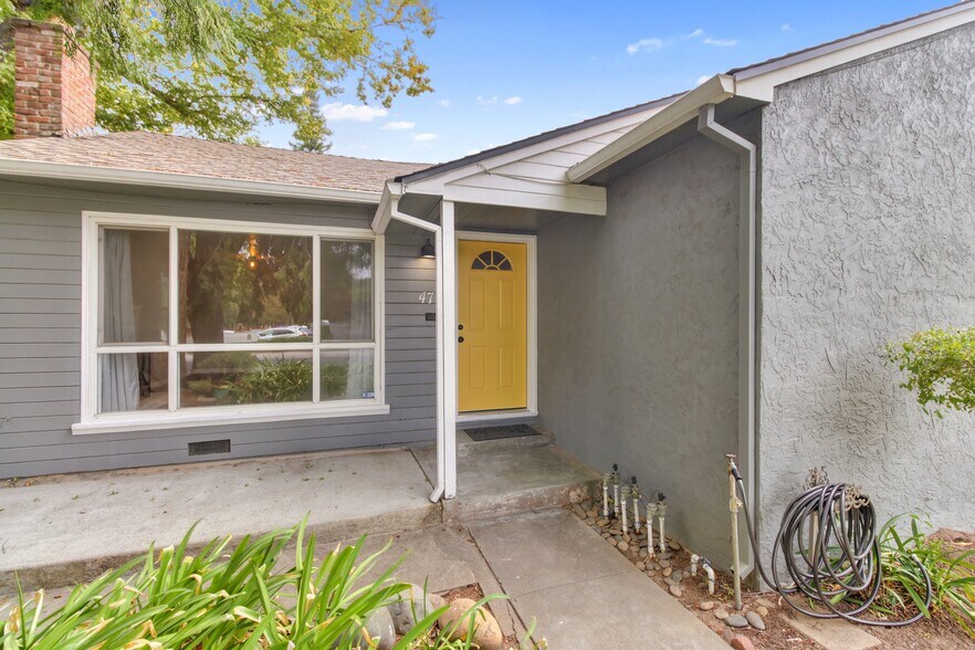 Building Photo - 47 Fallon Ln