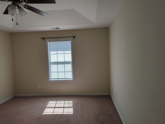 Building Photo - Nice Two Bedroom Duplex In A Great Location Available April 2026