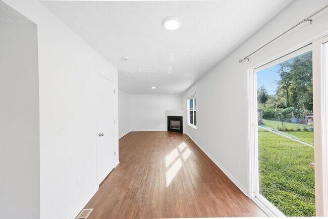 Building Photo - 8245 Crete Ln