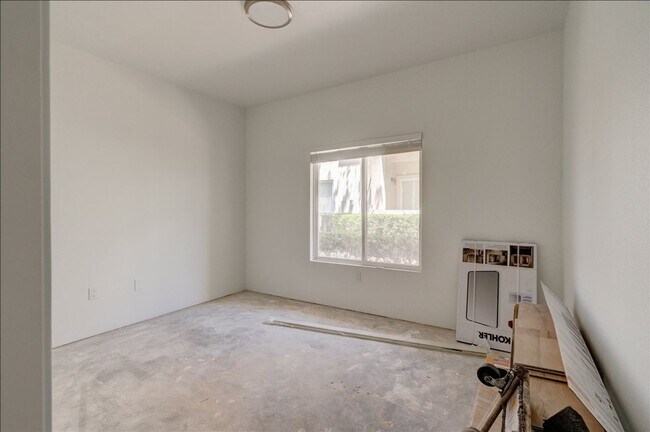 Building Photo - 545 Lands End Way