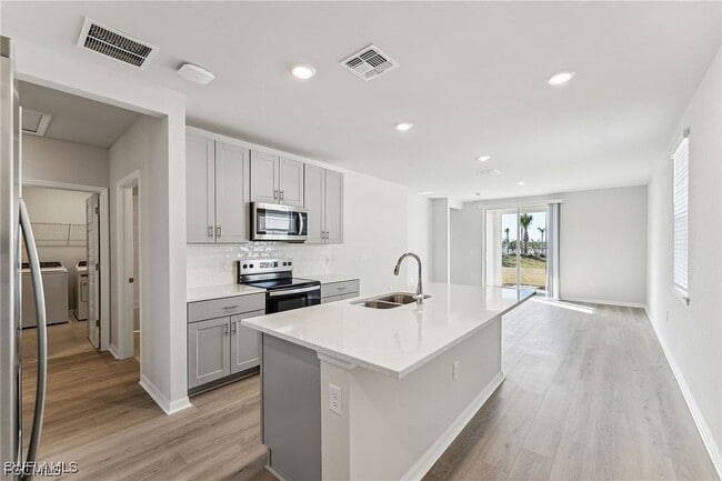 Building Photo - 44421 Diamond Trl