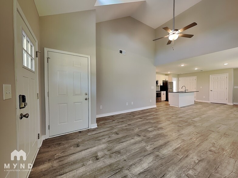 Building Photo - 10 Willowridge Ln
