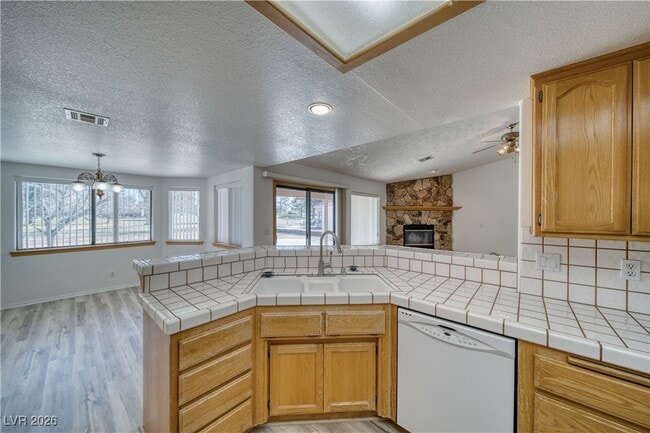 Building Photo - 3011 Pebble Beach Ave