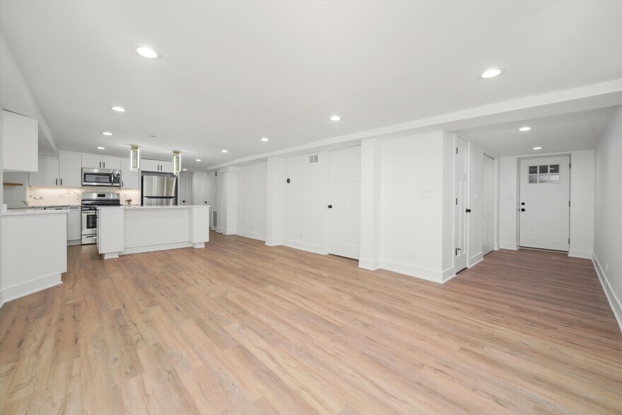 Building Photo - 2613 N Fairfield Ave