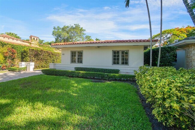 Building Photo - 412 Gerona Ave