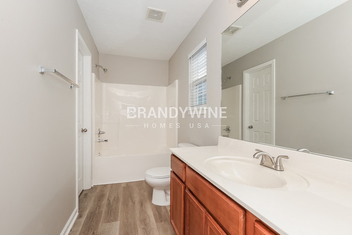 Building Photo - 701 Holland Ridge Dr