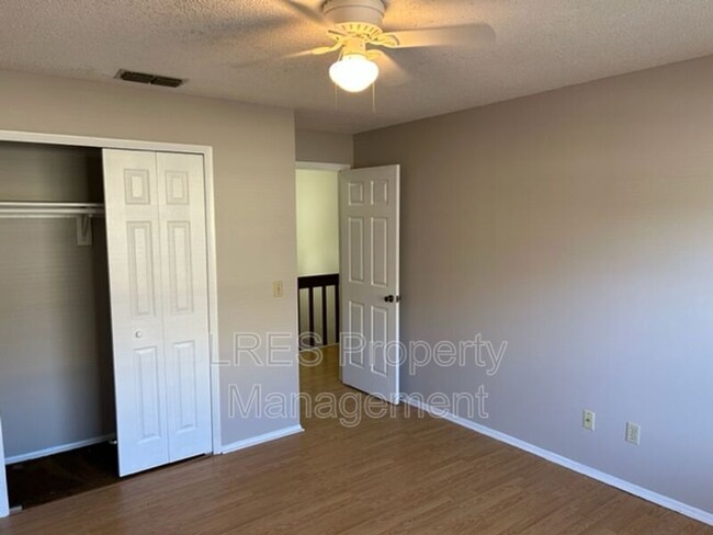 Building Photo - 4562 Lighthouse Cir