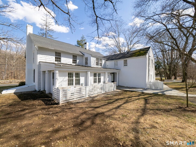 Building Photo - 523 Danbury Rd