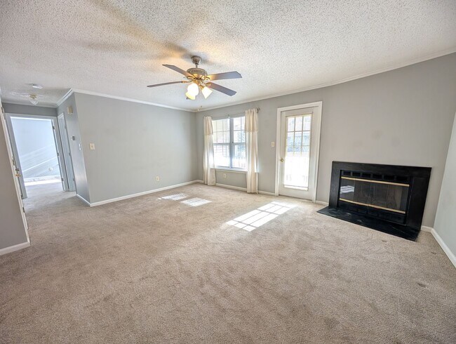 Building Photo - 109 Stratford Dr