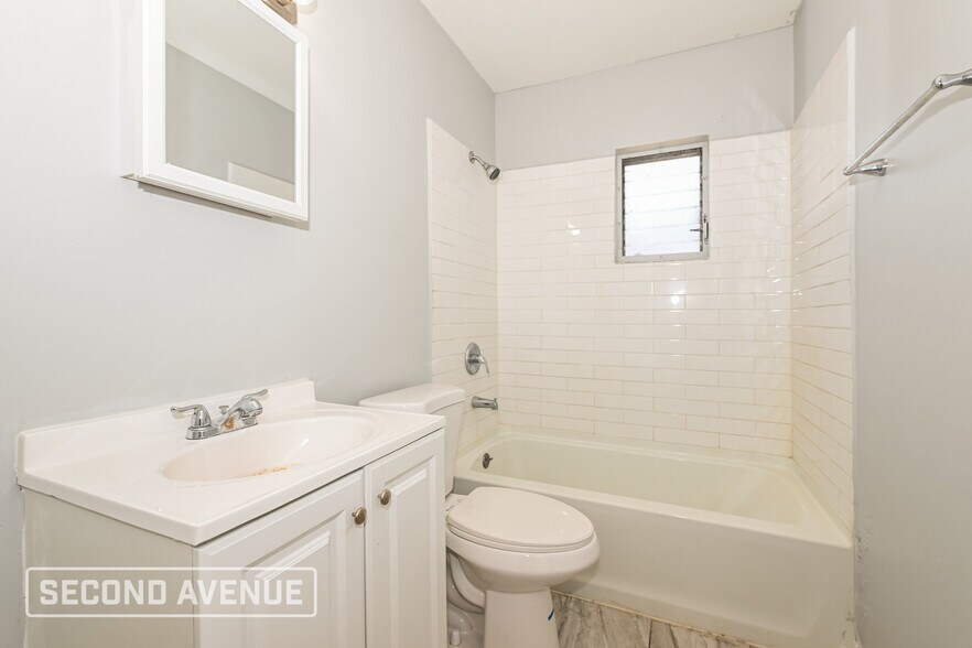 Building Photo - 1964 Leonard Cir S