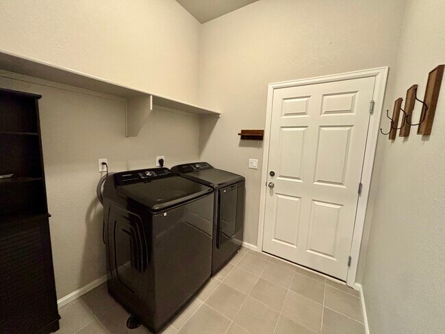 Building Photo - 791 Plum Creek Ct
