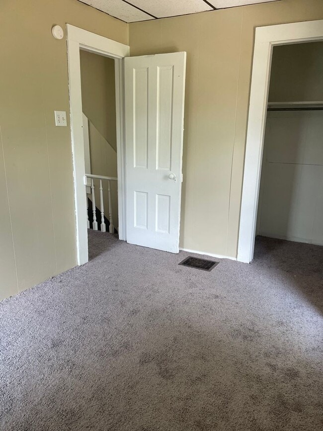 Building Photo - 2 Bdrm - 2 Bath Home
