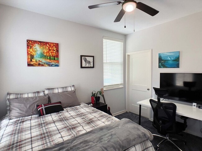 Building Photo - Porter's Lakeside - Luxury 4 Bedroom, 4 Ba...