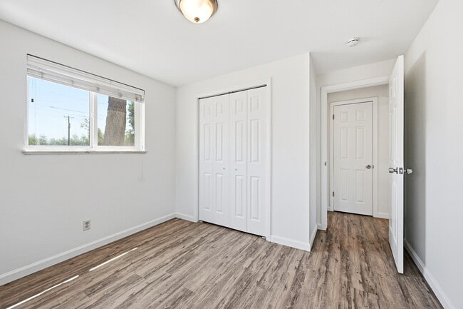 Building Photo - 4330 W 72nd Ave