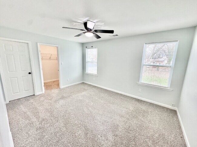 Building Photo - 780 Woodlawn St