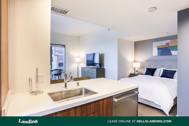 Building Photo - 225 S Grand Ave