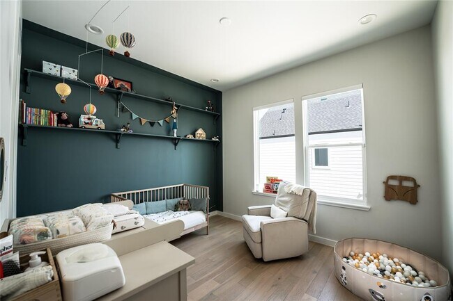 Building Photo - 827 Martin St