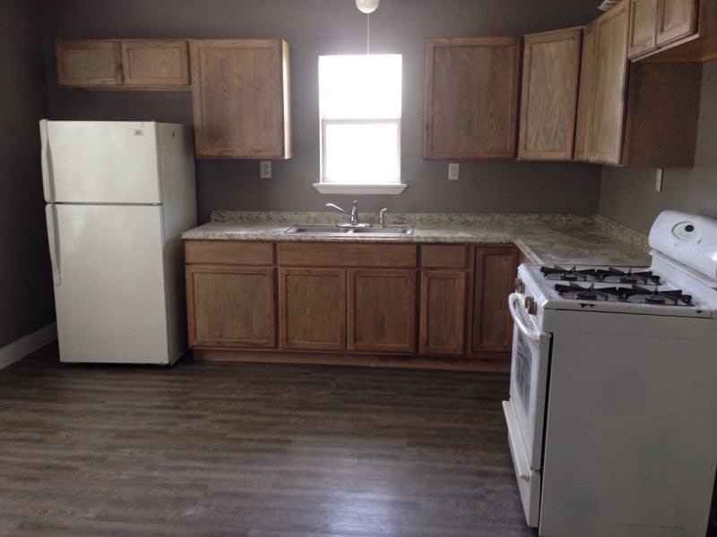 Kitchen area - 1002 W 6th St
