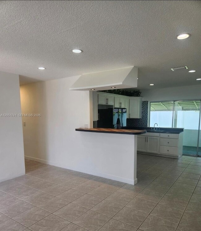 Building Photo - 2710 NW 52nd Pl