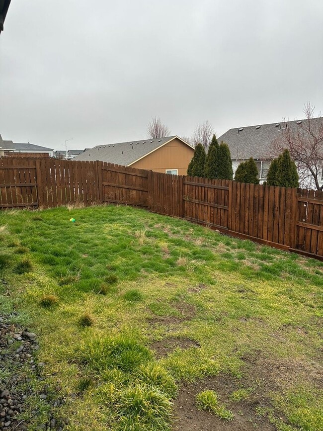 Building Photo - 3 Bedroom / 2 Bathroom Single Level Duplex in Madras