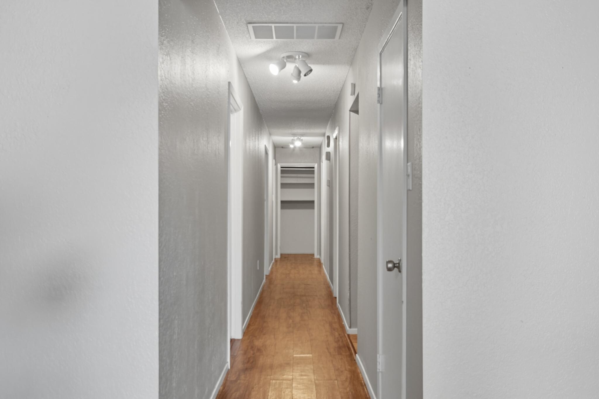 Building Photo - 4934 Greenslope Dr